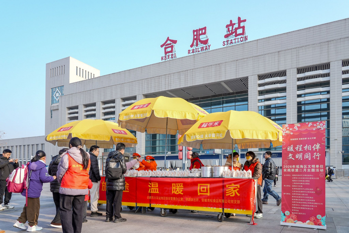 爱心企业免费发放1000份早餐