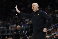 KD缺阵！卡莱尔：火箭重心会转向回合制攻防拼抢 我们要做好卡位