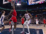 继续追！伦纳德篮下接球1打2强攻得手 帮助快船追到12分