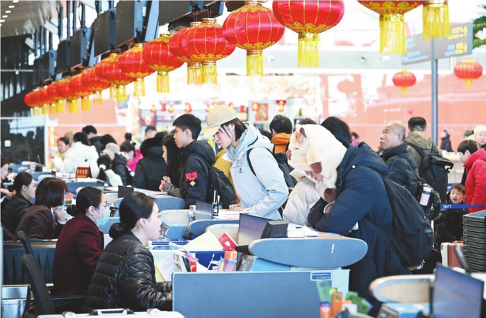 　　③沈阳桃仙国际机场客流量明显加大。 本报记者 杨靖岫 摄