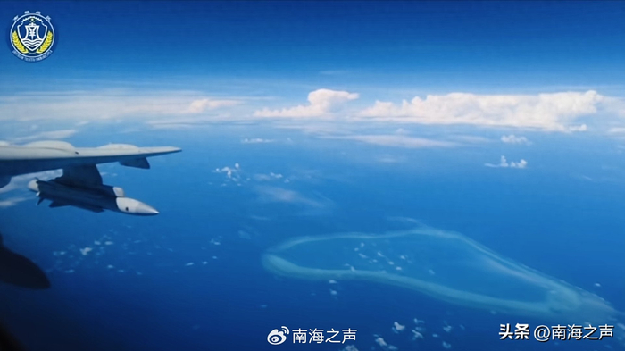 ​1月31日，中国人民解放军南部战区组织海空力量，在中国黄岩岛领海、领空及周边区域进行战备巡逻。（来源：南部战区）