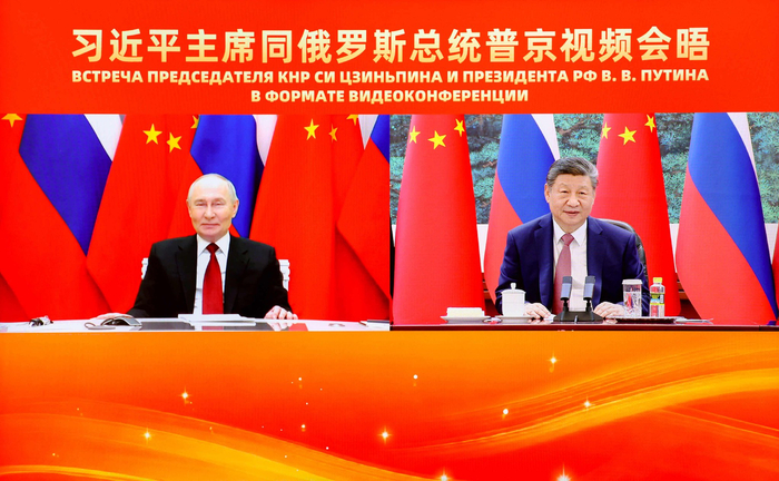 2月4日下午，国家主席习近平在北京人民大会堂同俄罗斯总统普京举行视频会晤。新华社记者 刘彬 摄