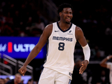 交易评级！爵士A-：梭哈小杰克逊组恐怖前场 完美适配马尔卡宁