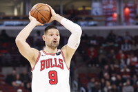 Scotto：公牛原本想用武切维奇换小西蒙斯+1首轮 但被绿军拒绝