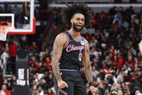 开超市了~Shams：公牛还有很多后续 关于科比·怀特&amp;道苏姆的讨论