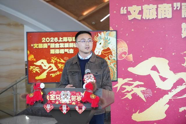 “一开始想让机器人去工厂，没想到成了演员”，上海市马戏学校迎来机器人学生|王闯|科技|晨露|解放日报_新浪新闻