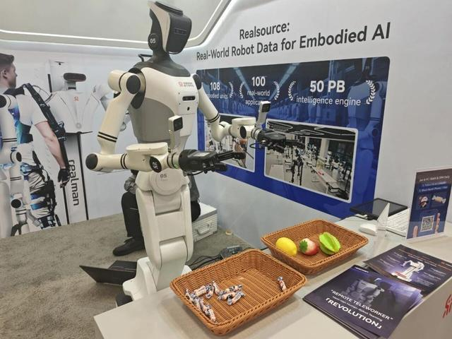 睿尔曼人形机器人RealBOT。受访者供图