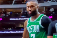 杰伦·布朗→裁判：弗拉格一个新秀 他得到了10多次罚球