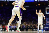 里夫斯：过去一个半月我唯一做的事就是坐在板凳上冲裁判嚷嚷