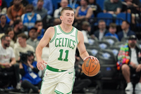 板凳发力！普理查德半场替补10中7砍下15分 三分3中1