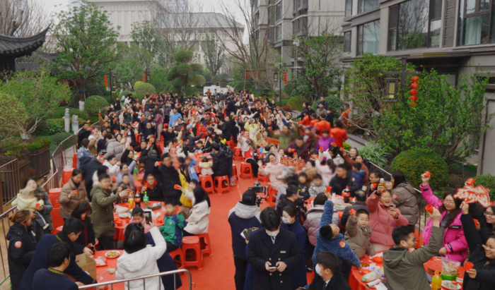图：建发物业组织邻里百家宴