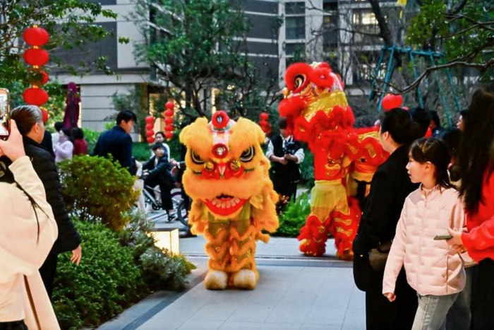 图：建发社区开展醒狮闹新春活动