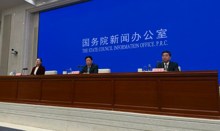 国新办举行新闻发布会，介绍锚定农业农村现代化、扎实推进乡村全面振兴有关情况。封面新闻记者 代睿 摄
