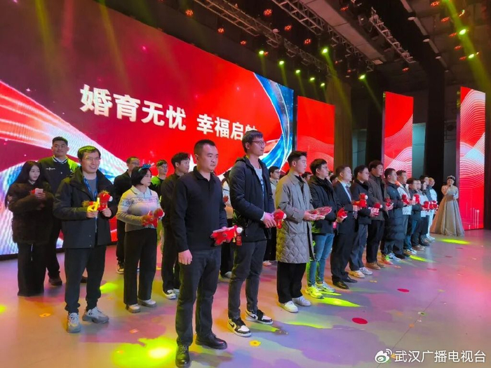 52名员工获得现金奖励。来源：九派新闻