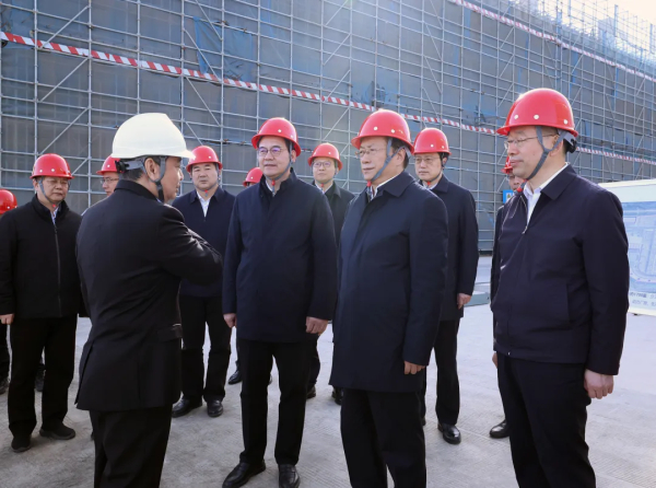 湖北省委书记王忠林来到长江存储三期项目建设现场