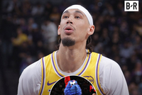 NBA官方：湖人球员贾克森·海斯因推搡奇才吉祥物被禁赛一场