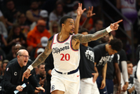 科林斯：加兰喜欢推快节奏而我喜欢跑动和跳跃 我们是天作之合