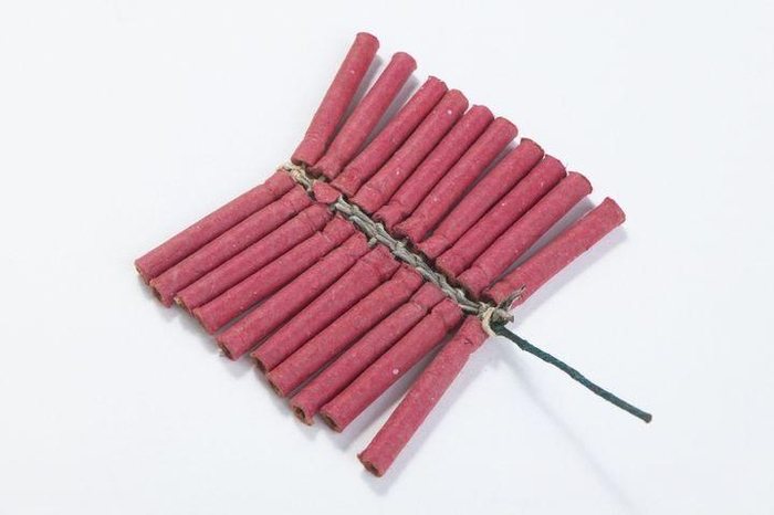 绿色引火线烟花爆竹