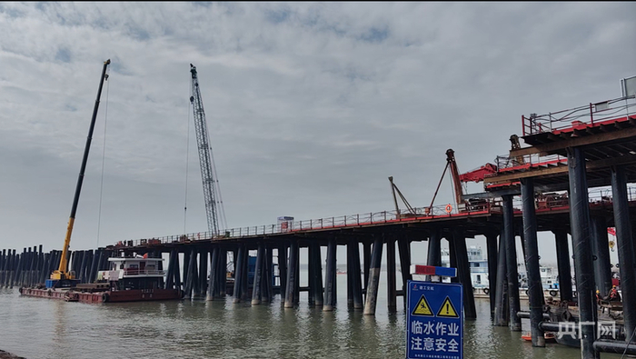 197根钢管桩已经施工完成（央广网记者  张琳琳  摄）