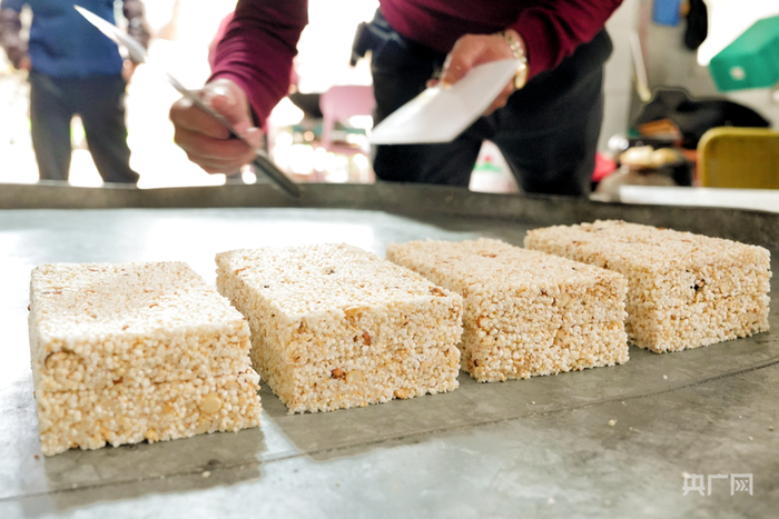制作好的“米腊尝”（央广网发  陈丽媛  摄）