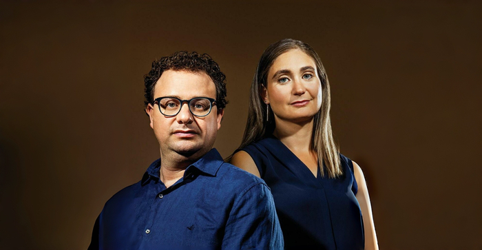 ▲Anthropic的创始人，左边是达里奥·阿莫迪，右边是丹妮拉·阿莫迪（图源：Founderoo）