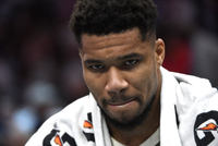 杨鸣：雄鹿先在冬窗试探下字母交易行情 以便夏天有更好运作空间