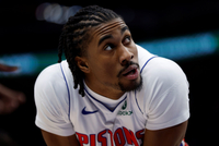 比克斯塔夫：艾维表现得非常出色 他愿意尽其所能帮球队赢球