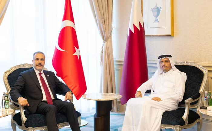 △卡塔爾首相兼外交大臣穆罕默德（右）與土耳其外交部長費丹（資料圖）