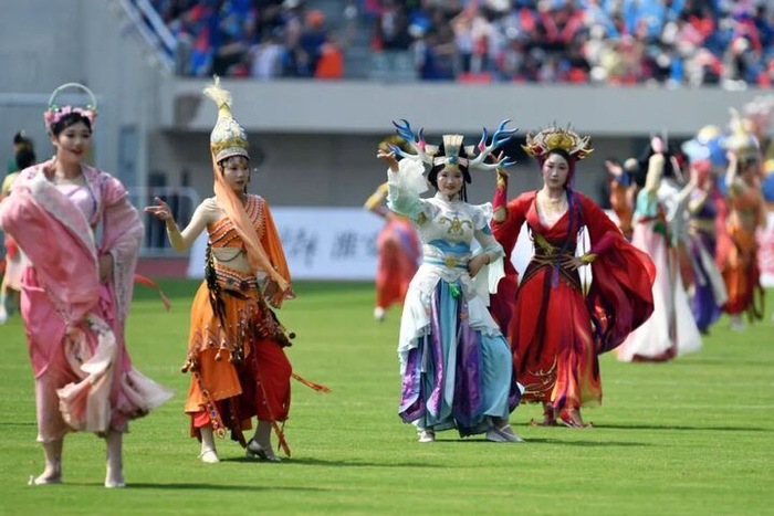 西游乐园文旅助力“苏超”。万程鹏/摄