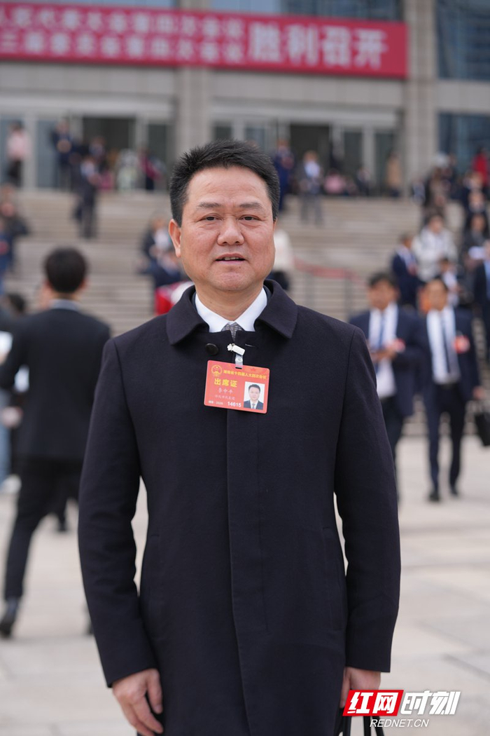 省人大代表，湖南黄金股份有限公司原党委委员、副总经理李中平。辜鹏博 摄
