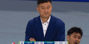 续命！奎因外线开炮三分3连击 帮助球队努力追赶