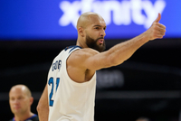 戈贝尔：没人能在防守上蒙混过关 我们可是以总冠军为目标的