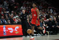 一场大胜欢迎回归！亨德森时隔51场复出 拿11分5板9助&amp;正负值+19