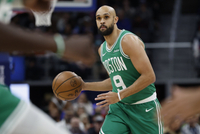 半场三分20中1！德里克·怀特：烂透了 这种事我们绝不能再干了