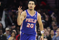 戴格诺特：目前尚未确定麦凯恩能否出战明天与火箭的比赛