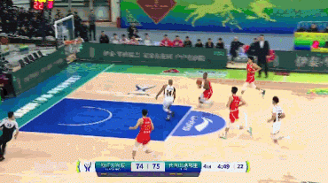 追了一整场！赵嘉仁反击吃饼暴扣 广厦终于反超吉林