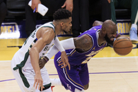 阿里纳斯：给湖人交易操作打分F 换做是我会用詹姆斯换字母哥