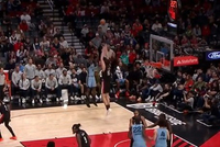 解说：若你是斯普利特 杨瀚森让对手连进3个三分 你还会上他吗？