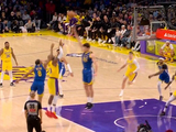 纵享丝滑！詹姆斯接球顺势转身跳投 打板命中还要加罚