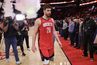 攻防俱佳！申京12中6砍下17分12板11助3断3帽 正负值+13