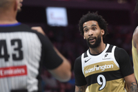 就你能看了！贾斯汀·尚帕尼半场17分5板2助苦苦支撑 罚球10中10