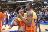 黄蜂9连胜秘诀？三球和迪亚巴特拉拉扯扯基情四射后 黄蜂全胜