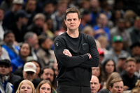 脸都不要了！马卡+JJJ合砍49分 末节为了输球被摁在板凳席