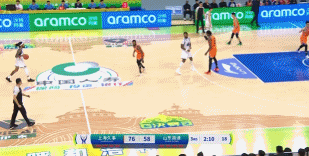 攻防发力！怀特塞德先送大帽后进攻端又暴扣 上海轰10-0领先20分