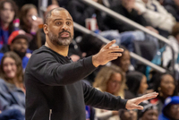 崩盘在即！火箭半节仅4分 雷霆多点开花轰出18-4攻击波