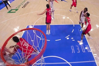 开张！麦凯恩中投稳稳命中 拿到雷霆生涯首分