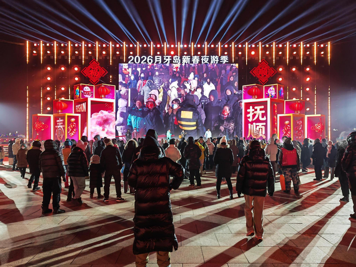 冬日燃情热舞。王文郁/摄