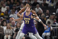 湖人追逐字母太愚蠢了 若追不成 佩林卡又留着空间给一堆边角料？