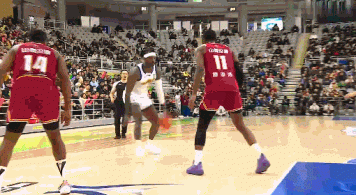 离了大谱！桑普森扛开迪亚洛超级大空位上篮不中