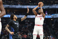 杜兰特：中投是关键的进攻武器 以前的年代每个人都有一手中投